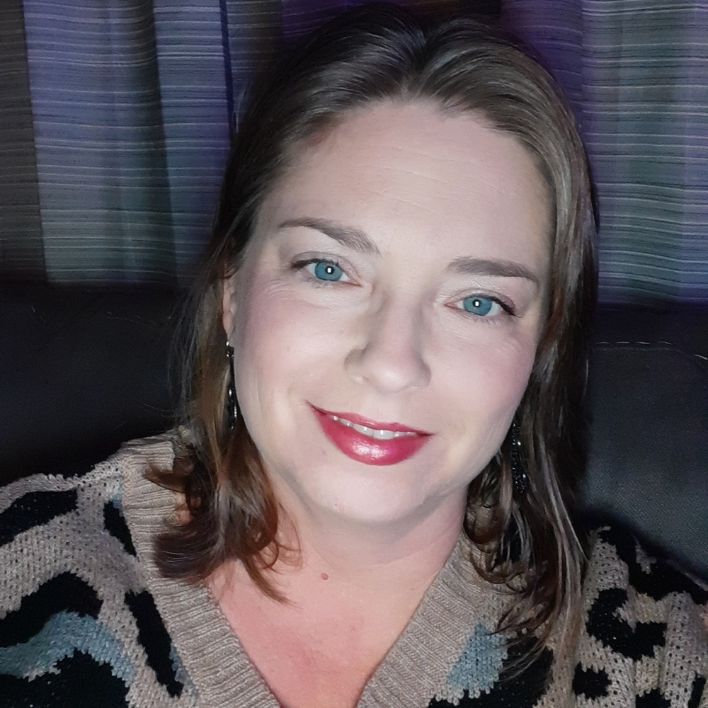 Meet your Posher, Angela